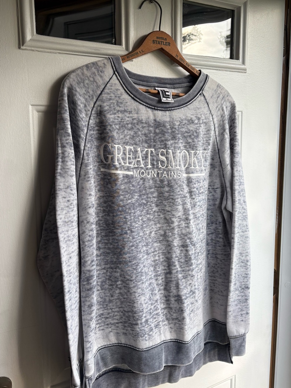 Great Smoky Mountains Women’s XL Grey Pullover Crewneck Sweatshirt